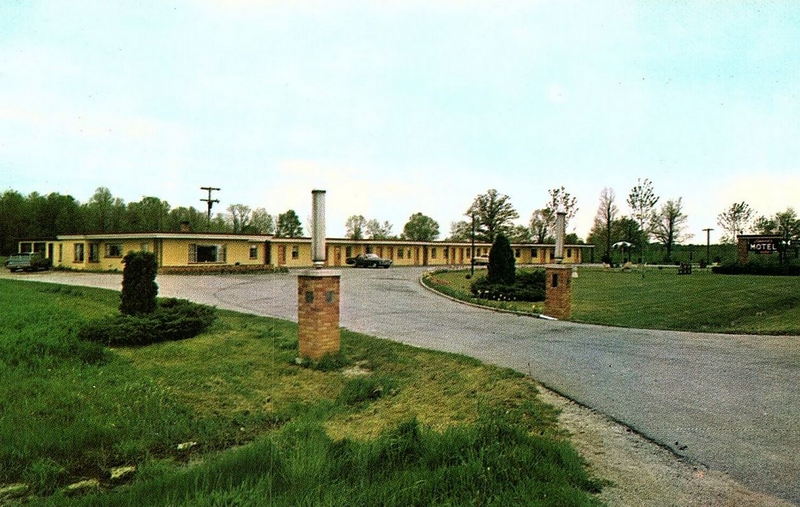 Speets Modern Motel (Websters Inn) - Vintage Postcard